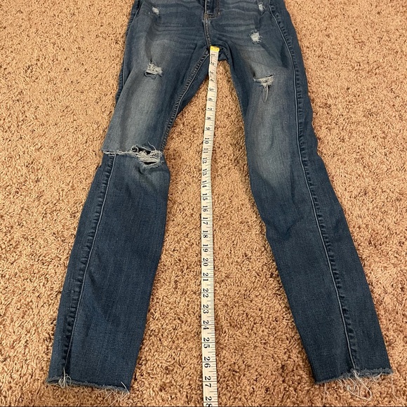 SOLD Hollister Distressed Hole Medium Wash Jeans - Picture 12 of 12